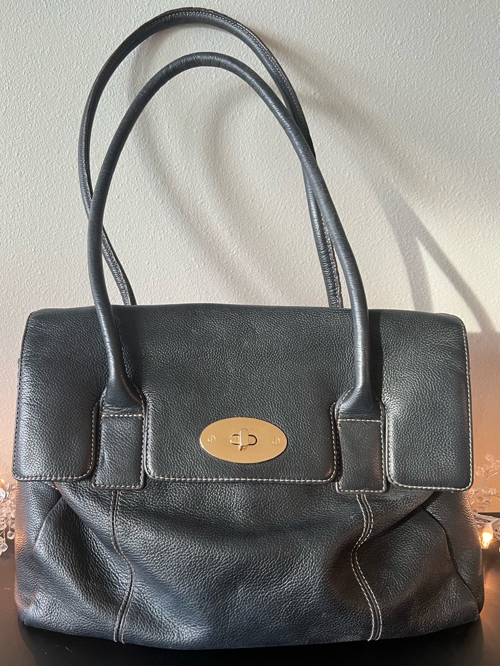 Tignanello Classic Black Leather Shoulder Bag Purse with Gold Turn-Lock EUC
